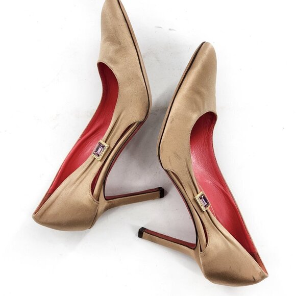 JUDITH LEIBER Tan Satin Pumps Heels With Amethyst Jewel - Picture 9 of 13